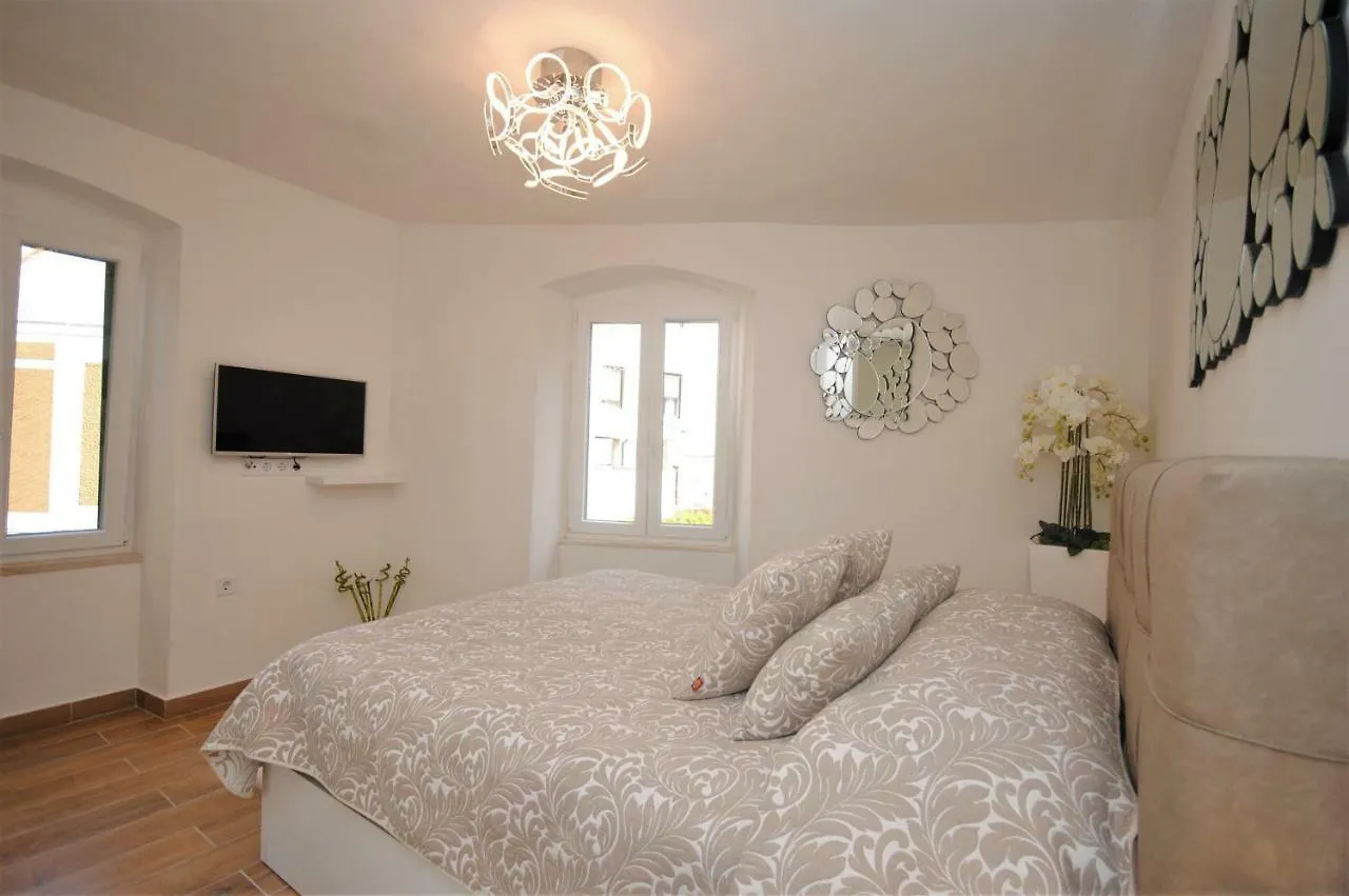 Apartments Kogo Split
